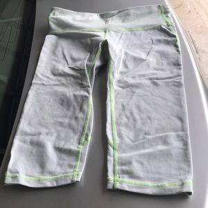 Gap fit workout capris size small